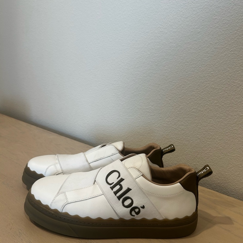 Barely used Chloè Lauren logo strap sneaker size 39 Made in Italy. Woman’s.